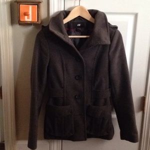 H&M gray pea styled coat. Mid weight.